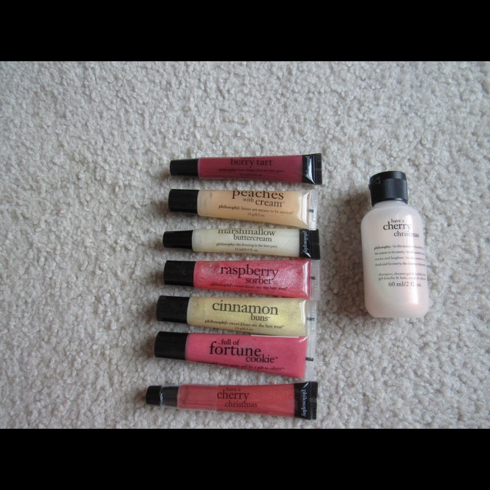 set of 7 philosophy lipglosses w/ mini shower gel